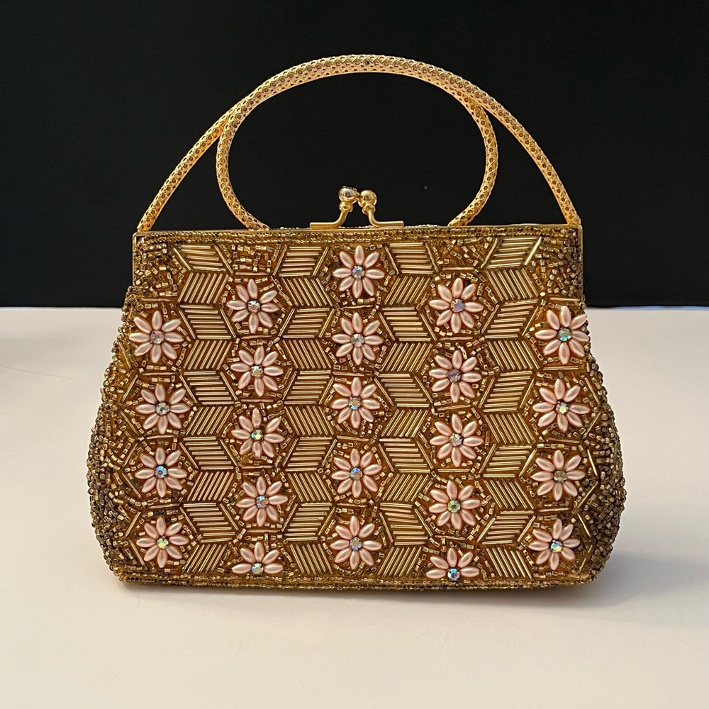 1950s Vintage Gold and Pink Beaded Metal Handbag with Kisslock Closure